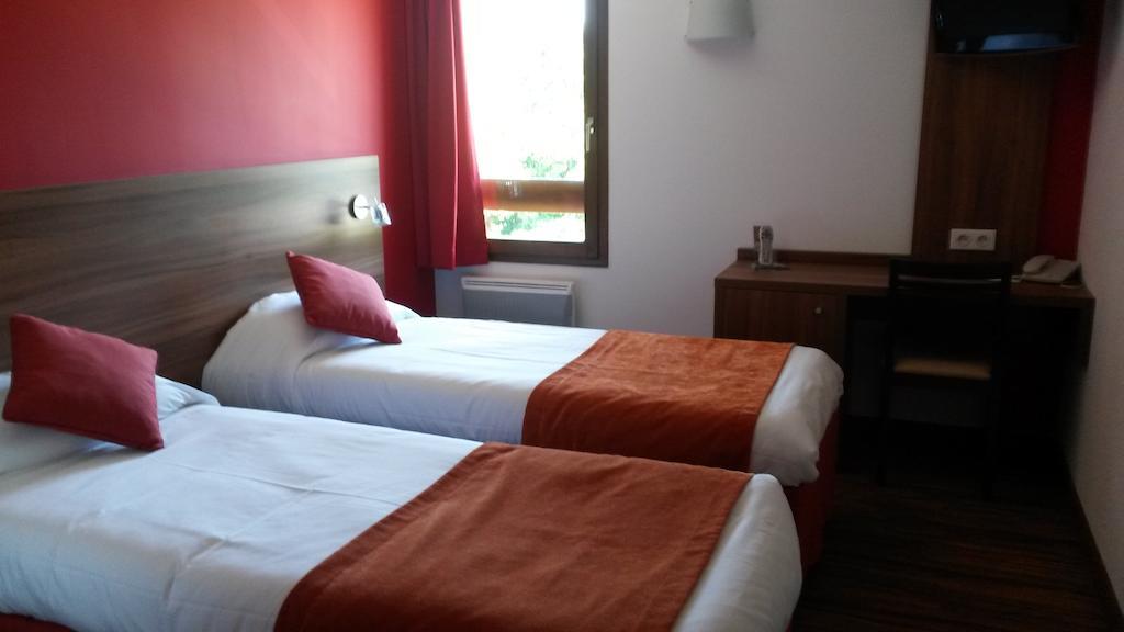 Hotel La Clé Des Champs Montmélian Habitación foto
